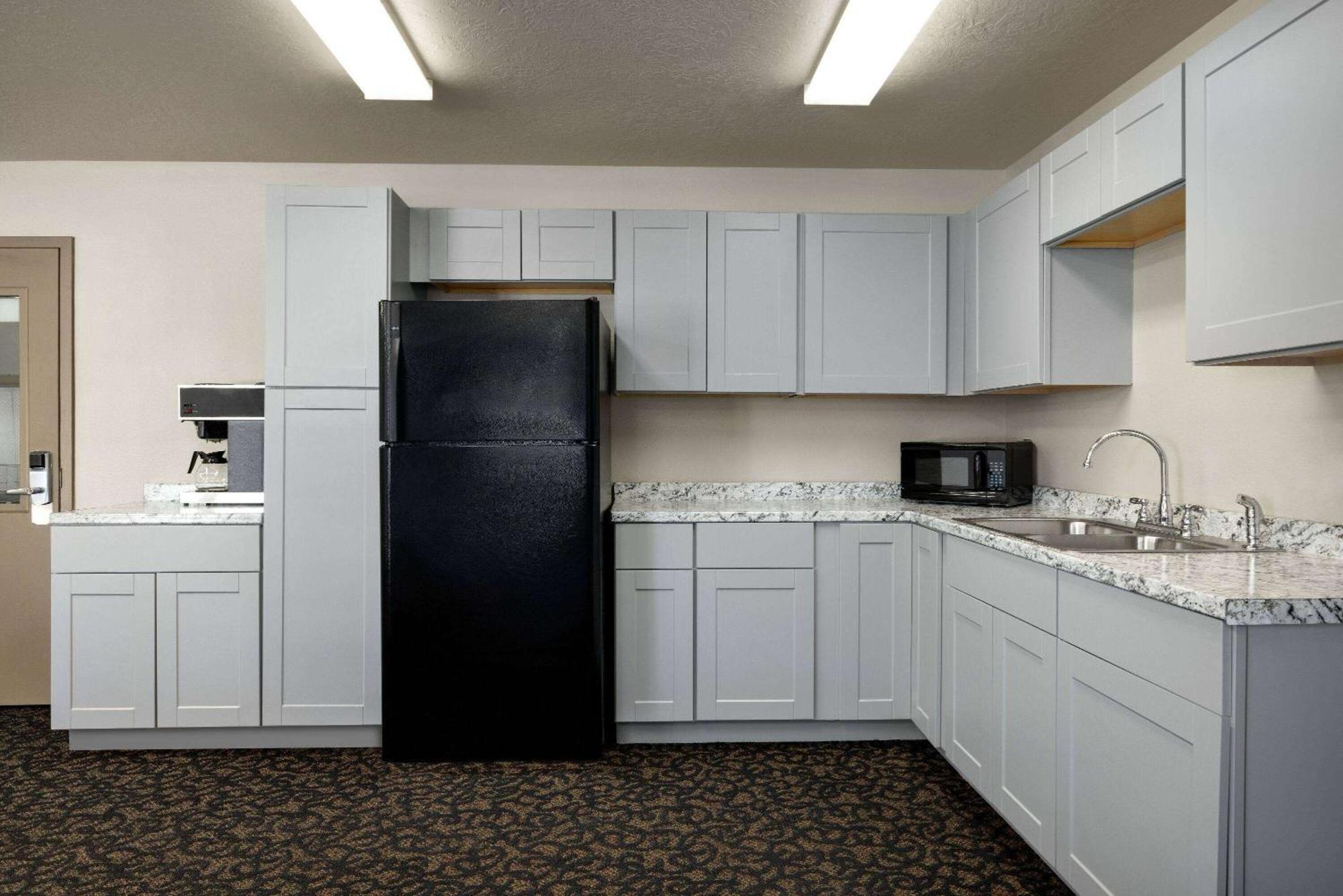 Travelodge By Wyndham Vaughn Esterno foto