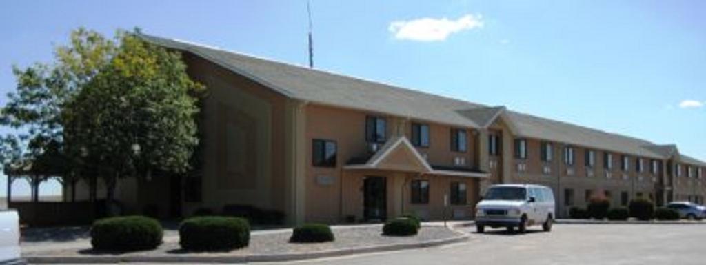 Travelodge By Wyndham Vaughn Esterno foto