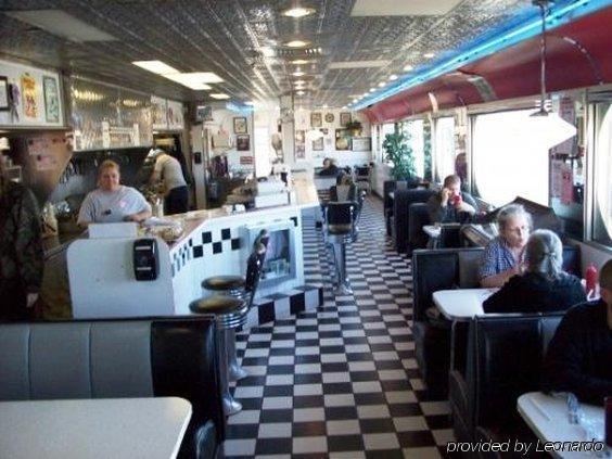 Travelodge By Wyndham Vaughn Ristorante foto